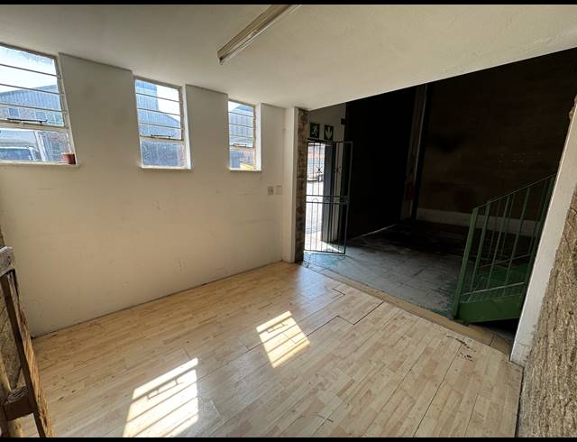 166M² WAREHOUSE TO LET IN ROBERTVILLE